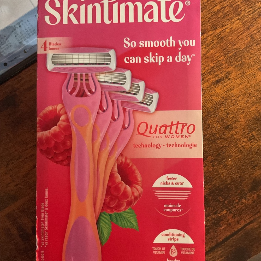 Skintimate Quattro Pink and Orange Razors